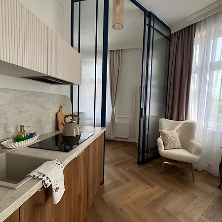 Operaview No15 アパート